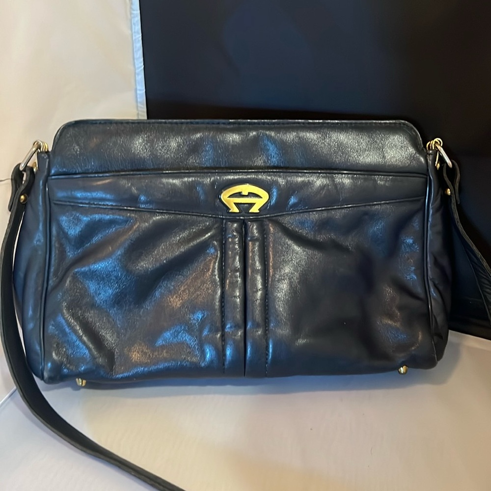 Gorgeous navy Etienne Aigner purse handbag VINTAGE